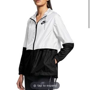 Nike Essential Repel Woven Jacket